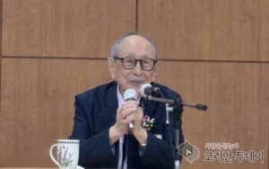 [코리안투데이_사람을 듣는다] 기네스 공식 인증 현존하는 세계 최고령 저자, 107세 철학자 김형석 교수 "AI는 지식을 만들고, 문학은 사람을 만든다"