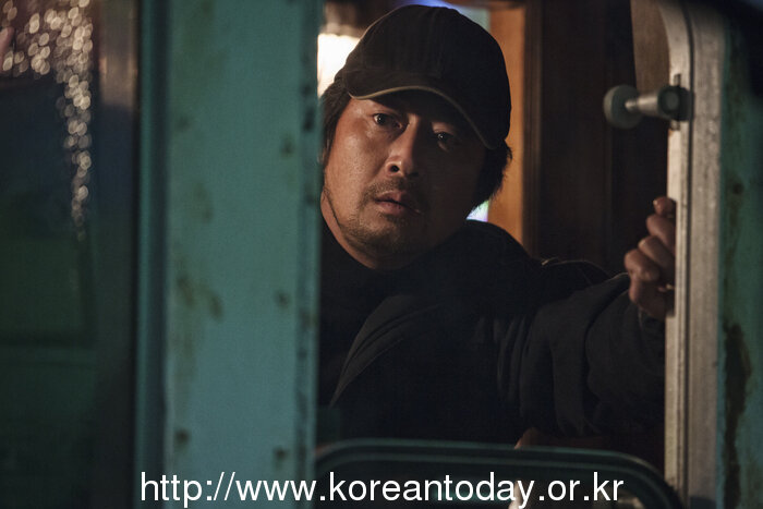 올 여름을 강타할 명품 스릴러가 온다! 미공개 스틸 전격 공개!