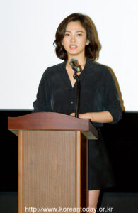 [포토]송혜교 ‘탈세 논란 물의를 일으켜서 죄송합니다’