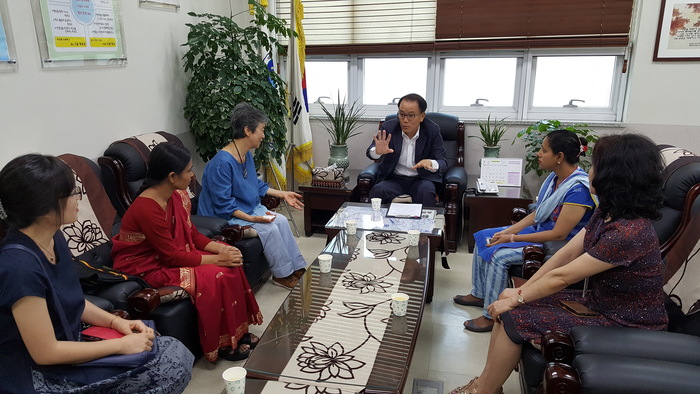방글라데시 국립간호전문대학원 예비교수들, 서울잠현초등학교 학교보건 현장 방문