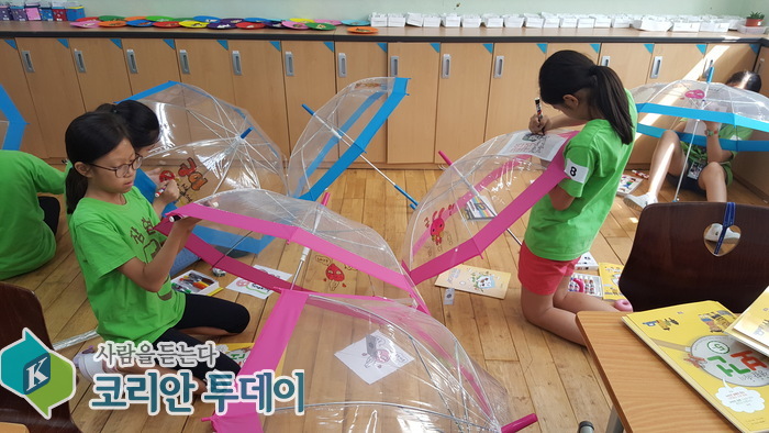 잠현초 학생들, 보건수업 시간에 금연우산 만들어 ‘소낙비 친구’에 기증