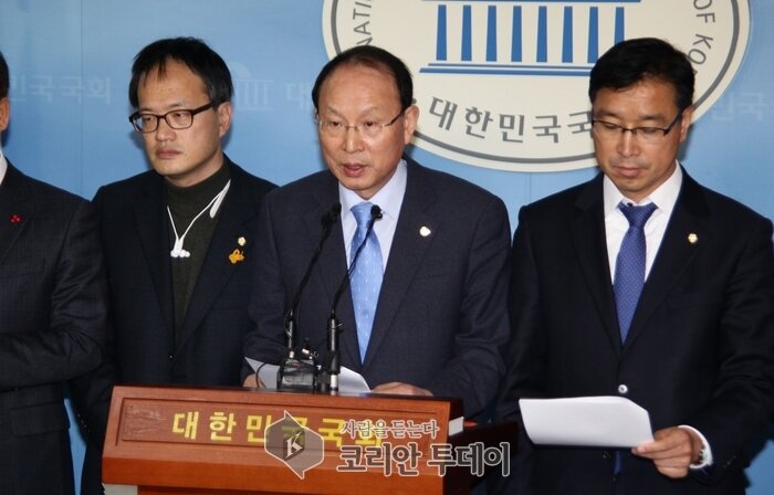 더불어민주당 초선 의원 개헌 논의 촉구