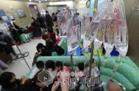 제주 어린이집 68명 집단 구토 증세 병원행