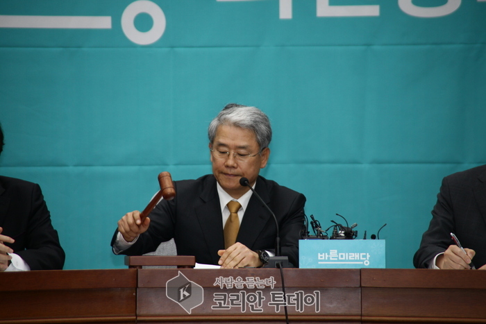 바른미래당 15일 국회에서 열린 의원총회