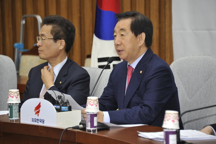 김성태 ‘청와대 관제개헌반대’ 여론은 지방선거 동시 찬성 압도