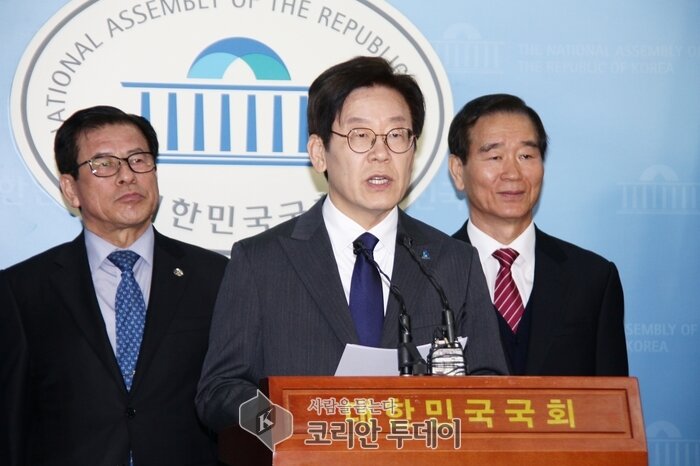 더불어민주당 이재명 경기도지사 예비후보 통일외교안보 정책을 발표