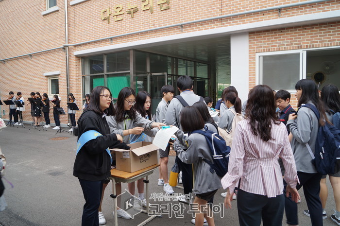 서울신남중학교, 등굣길 바이올린 앙상블의 아름다운 선율을 들으며 평생 금연의지 다져