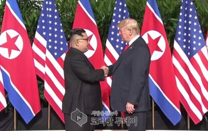 트럼프-김정은 단독회담 35분. 한반도 역사 전환점 되나