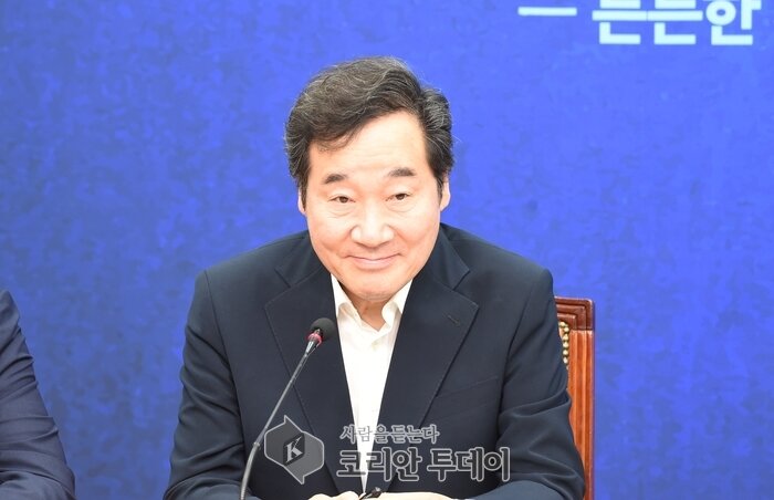 이낙연 “근로시간 단축 6개월 계도 검토할 가치 있어”