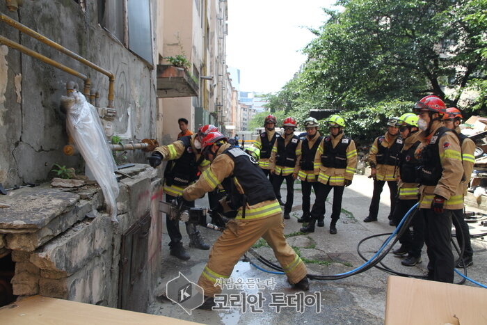 실제상황 같은 관악소방서 노후 건축물 붕괴사고 대응 훈련