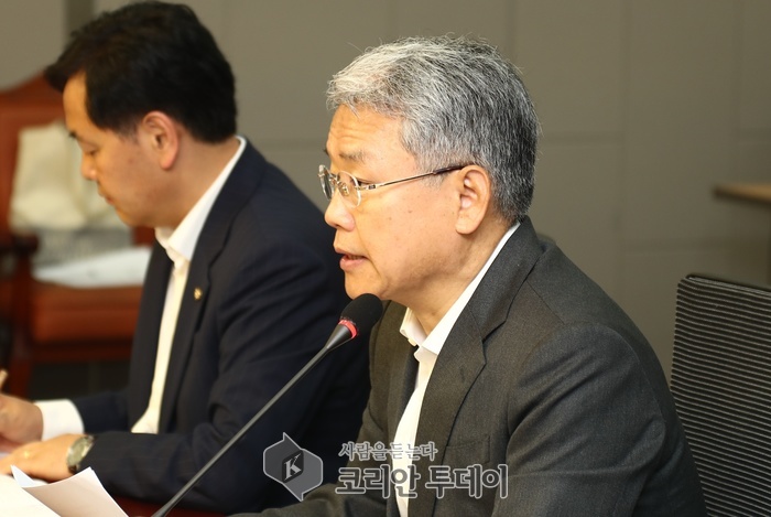 김동철 “비대위 기간 당 혁신 지적 동의…..당 방향까지 패배한것은 아니다.”