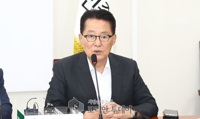 박지원 “어떠한 국회직도 맡지 않는다.”