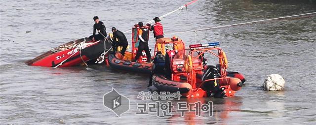 한강서 구조활동 중 실종된 소방관 2명 숨진채 발견