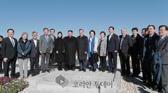 남,북 두정상 백두산行 역사적 전설 남겨