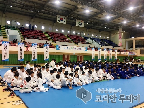 장흥군서 전라남도 학생 유도대회 성황리 개최