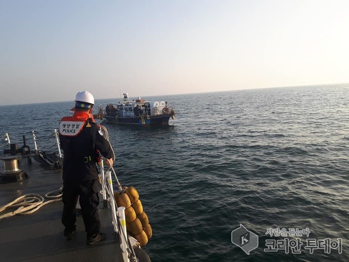 군산해경, 우럭, 돔 낚시꾼 18명 타고 있던 기관고장 낚시어선 구조