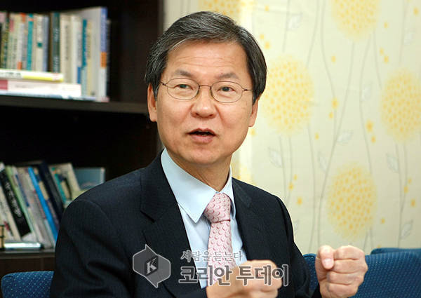 천정배 특별재판부 논란에 “숨어서 위헌 주장 말고 방안 제시해라…!!”