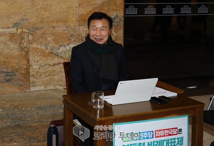 손학규-이정미 대표 단식투쟁 이어가….