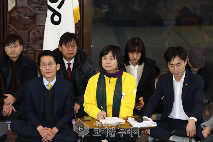 손학규-이정미 대표 단식투쟁 이어가….