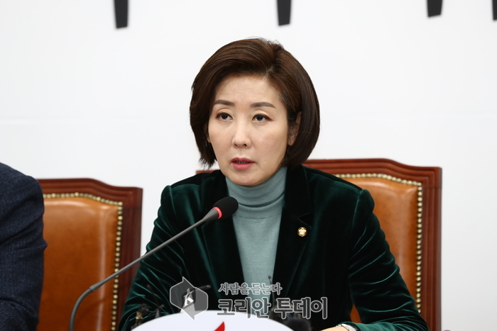 나경원 “한·일 초계기 갈등 치킨게임 양상”