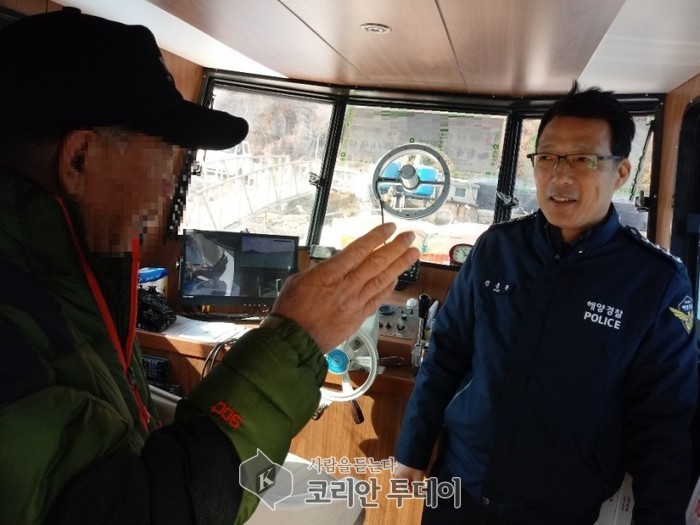 완도해경서장, 설 연휴 대비 다중이용선박 안전관리 현장 점검