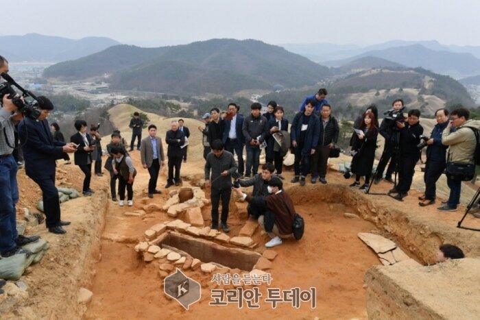 [포토뉴스] 경북 고령서 ‘건국신화 그림 6종’ 새겨진 토제방울 출토