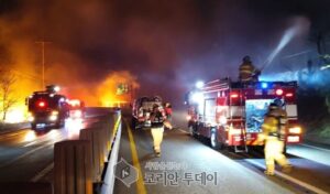 고성산불” 강풍에 성난 화마 ‘불바다’…. 250㏊ ‘잿더미’ 진화율 60%