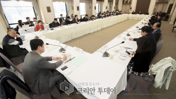 [포토] 조명래 환경부 장관, 언론사 정책간담회 가져