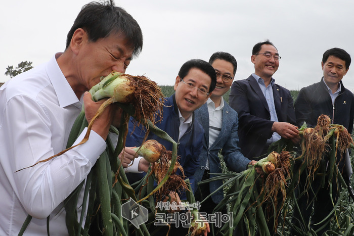 [포토] 더불어민주당 원내대표단 민생탐방