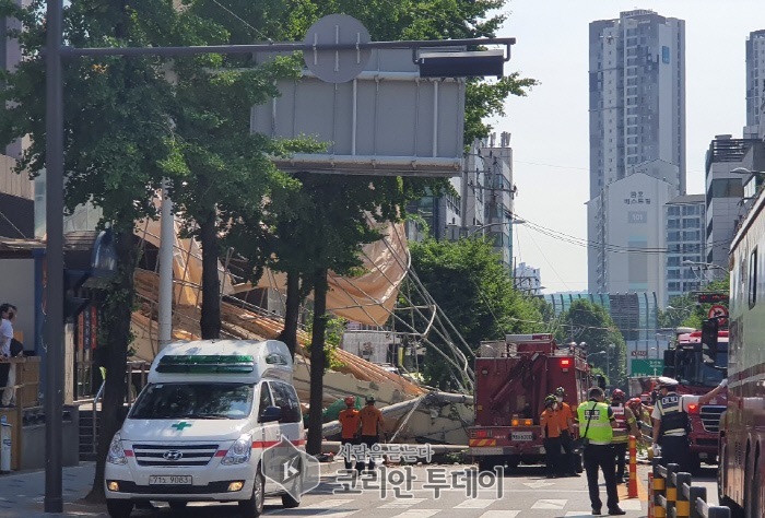 서울 신사역 인근 철거 건물 붕괴 … 여성 1명 구조됐지만 끝내 숨져