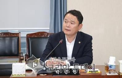박진권 도의원, 도내 해수욕장 활성화해야