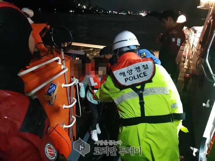 여수해경,좌초된 요트 승선원 29명 전원 구조