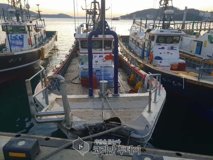 완도해경, 17명 승선한 낚싯배 신지대교 교각 부딪쳐 승객 2명 부상