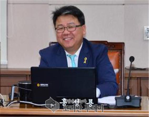 서울시, 버스정류소 안전방해 시설물 조속히 정비하라!