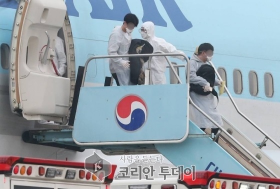 3차 전세기 중국 후베이성 우한 교민 김포 공항도착