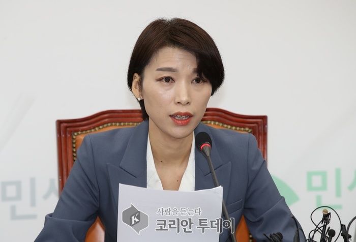 김정화, “비례연합정당 의총 당론 추인 거부”