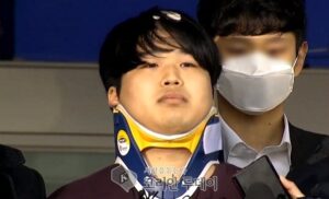 ‘텔레그램 n번방’ 사건 주범 조주빈 포트라인에 서 “악마의 삶 멈춰줘서 감사”