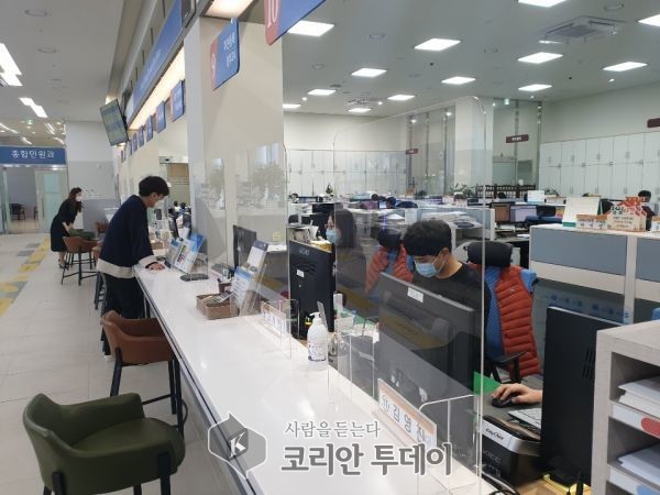 고흥군청 민원실 창구 아크릴 차단막 설치