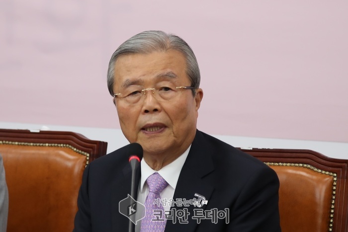 김종인 “남북관계 단순한 희망에 젖어 3년을 허비”