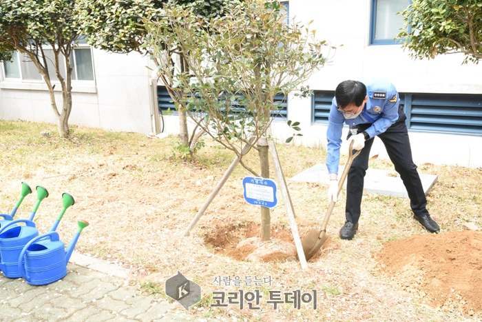 완도해경, 식목일에 나무 심으며 환경친화 실천