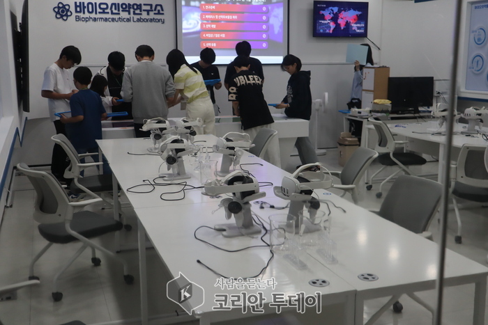[코리안투데이] 인천 동구청소년수련관의 직업 체험 프로그램 참여 사진 © 김미희 기자
