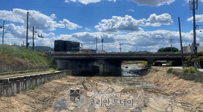 [코리안투데이] 용인특례시, 장마철 대비 신갈천 및 오산천 포함 10곳 준설 완료 © 김나연 기자