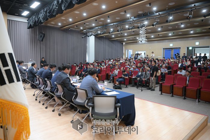 [코리안투데이] 2024 최민호 세종시장, 조치원·연기면 주민과 지역 발전 논의 © 이윤주 기자