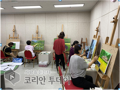 [코리안 투데이] 수채화 수업하는 이미지© 임연묵 기자