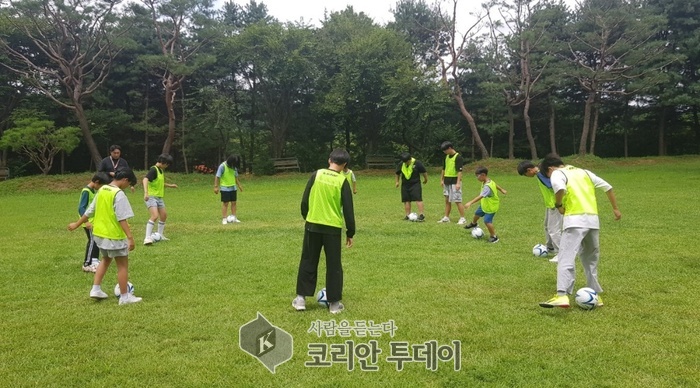 [코리안투데이] 용인특례시 처인구보건소의 축구 운동교실 © 김나연 기자