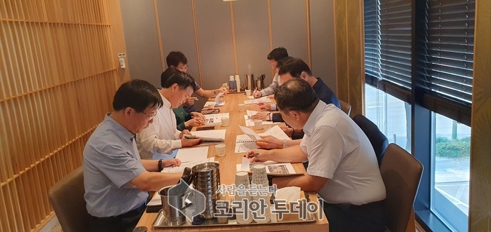 [코리안투데이] 2025년 시비 보조금 확보를 위해 시의원 간담회 개최] © 김현수 기자