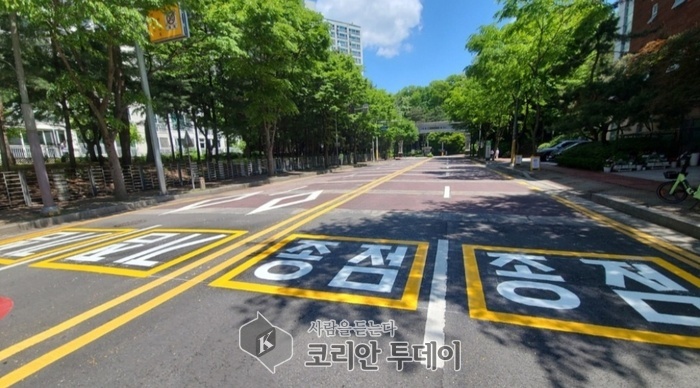 [코리안투데이] 용인특례시 수지구 고기초 외 59개소 어린이보호구역 기종점 노면 도색예시 사진 © 김나연 기자