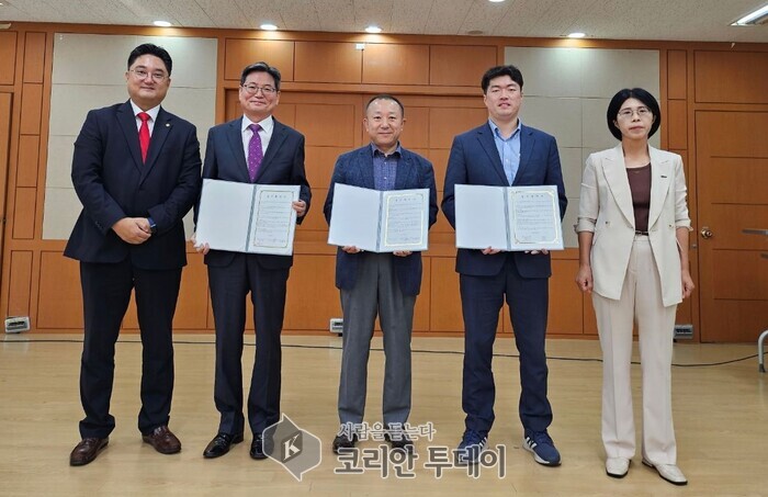 [코리안투데이] 수지구 상현1동이 24일 해성노동법률사무소, 신현법률사무소, 월드세무법인주안에와 무료 법률상담 업무협약을 체결했다. © 김나연 기자