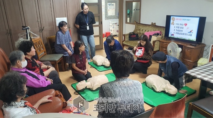 [코리안투데이] 기흥구 보라동이 25일 경도당에서 '찾아가는 노인 응급 안전교육'을 실시했다. © 김나연 기자