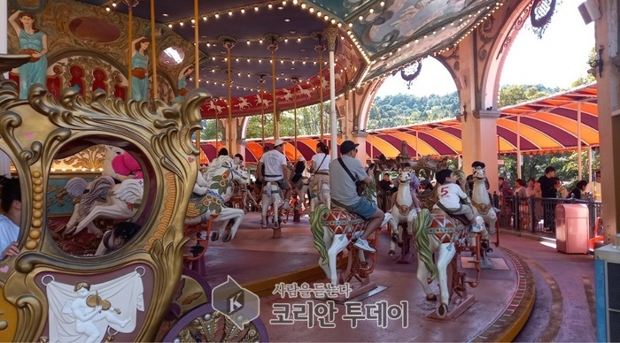 [코리안투데이] 용인특례시는 28일 에버랜드에서 보호대상아동들이 원가정 부모와 정서적 유대감을 형성할 수 있도록 가족관계회복 프로그램을 진행했다. © 김나연 기자